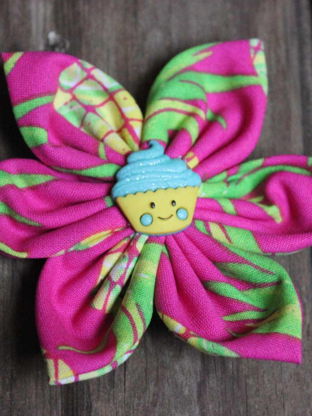 Tropical Cupcake name badge holder